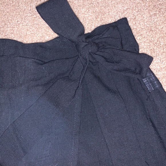 shorts but a skirt in the front, bow on the side. - Picture 3 of 4